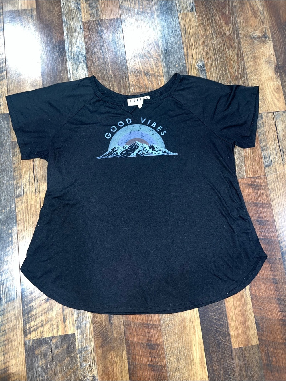 Black 'Good Vibes' Mountain Graphic Tee